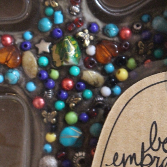 Caron, bead embraced cross - Picture 6 of 6